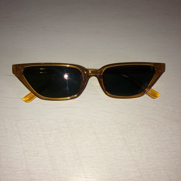 Retro “Kylie” Amber Cat Eye Sunglasses 70s Vibes - Picture 5 of 6